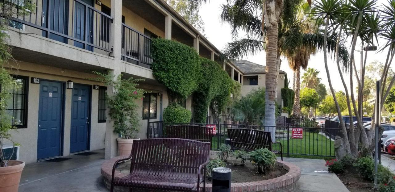 Sierra Crossing Motel Bloomington 외부 사진
